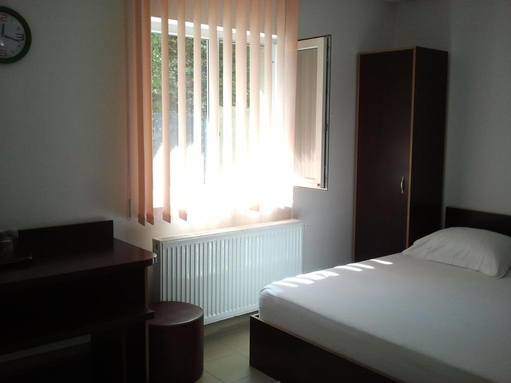 Jr Motel Отопени Стая снимка