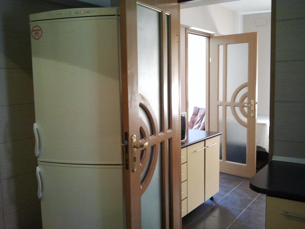 Jr Motel Отопени Екстериор снимка
